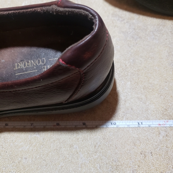 Ultime Confort Brown Genuine Leather Slip On Loafers Shoes Size 8 M - Picture 8 of 8